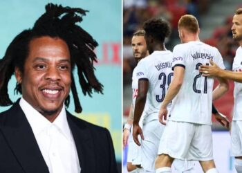 JAY-Z dilaporkan merancang untuk membeli Tottenham.
