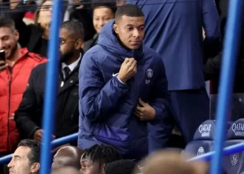 MBAPPE berada di tempat duduk penonton ketika PSG menentang Lorient semalam.