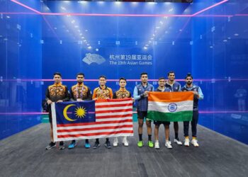 SKUAD lelaki Malaysia yang dibarisi (dari kiri) Ivan Yuen, Syafiq, Eain Yow dan Addeen  ketika meraih gangsa di Sukan Asia Hangzhou.-Ihsan SRAM