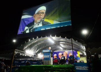ABDUL HADI Awang ketika menyampaikan ceramah di Simpang Pelangai di Bentong, Pahang. - FOTO/SHAIKH AHMAD RAZIF