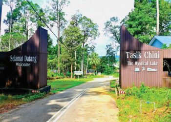 LAKE Chini Resort perlu dipulihkan kembali sejak ia ditutup pada 2019. - UTUSAN/SHAIKH AHMAD RAZIF