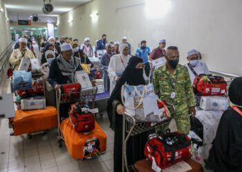 KENAL pasti masalah yang timbul dan bukan setakat menggantung lesen syarikat atau memberi rating kepada syarikat umrah.