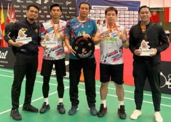CHEAH Liek Hou (dua dari kanan) dan Muhammad Fareez Anuar (dua dari kiri)  layak ke separuh akhir Sukan Paralimpik Paris 2024.