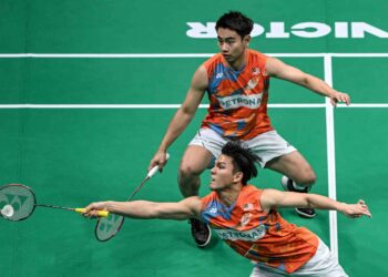 GOH Sze Fei-Nur Izzuddin Mohd. Rumsani (depan) berjaya melangkah ke  final Terbuka Arctic 2024 menewaskan pasangan China, Liang Wei Keng-Wang Chang, 19-21, 21-17, 21-18 di Vantaan Energia Areena, Finland, hari ini.