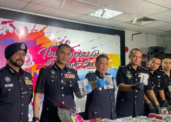 RUSDI Mohd. Isa ketika sidang akhbar rampasan dadah di Ibu Pejabat Polis Daerah (IPD) Cheras di sini hari ini.