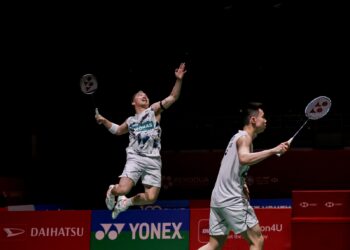 Aaron Chia-Soh Wooi Yik gagal melayakkan diri ke separuh akhir pada Jelajah Dunia Akhir BWF 2024 di Hangzhou, China selepas tewas kepada pasangan Indonesia Sabar Karyaman Gutama-Moh Reza Pahlevi Isfahani 16-21, 16-21, hari ini.