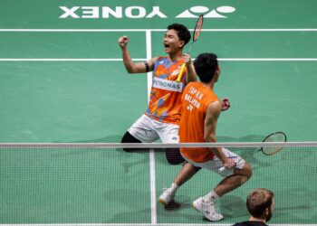 Arif Junaidi-Yap Roy King menewaskan pasangan Denmark, Kim Astrup-Anders Skaarup Rasmussen 21-19, 23-21 pada aksi pusingan pertama Terbuka Hong Kong di Koliseum Hong Kong hari ini.