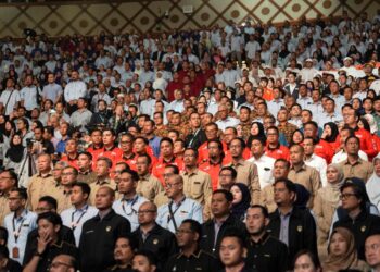 Reformasi gaji pekerja secara menyeluruh dapat menyediakan pekerja untuk bersara dengan dana yang mencukupi bagi menampung kehidupan mereka. - UTUSAN/FAISOL MUSTAFA