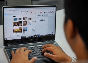 MEDIA sosial menjadi pengaruh yang amat kuat hingga berjaya mengawal fikiran-GAMBAR HIASAN