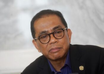 MOHAMED Khaled bercakap kepada pemberita Malaysia selepas selesai lawatan rasmi ke Turkiye selama lima di Istanbul, Turkiye hari ini. - UTUSAN/FAUZI BAHARUDIN