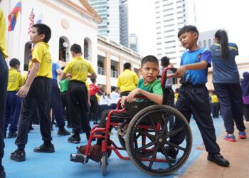 TEKNOLOGI kecerdasan buatan (AI) memberi sumbangan besar kepada pembangunan teknologi inklusif yang meningkatkan akses dan peluang untuk orang kurang upaya dalam pelbagai aspek kehidupan mereka. – UTUSAN