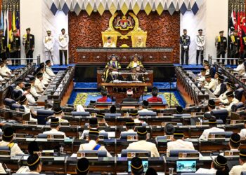 DENGAN menangani faedah pencen yang tidak seimbang bagi wakil rakyat, kerajaan boleh mengambil langkah penting ke arah masa depan yang lebih adil dan bertanggungjawab dari segi kewangan. – JABATAN PENERANGAN