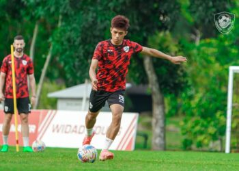 SYAFIQ tidak dapat diturunkan dalam perlawanan menentang JDT berikutan statusnya sebagai pemain yang dipinjam daripada pasukan Harimau Selatan itu. -IHSAN KDA FC