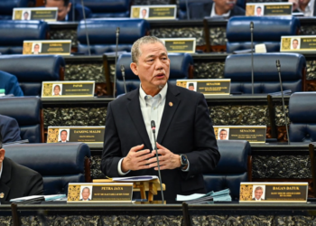FADILLAH Yusof pada sesi soal jawab lisan di Dewan Rakyat hari ini. - JABATAN PENERANGAN MALAYSIA