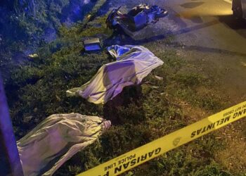 SEORANG bapa dan anak maut dalam kemalangan di Kilometer 18, Jalan Jerantut-Temerloh berdekatan Simpang Bukit Ketupat di Jerantut, Pahang. - FOTO/IPD JERANTUT