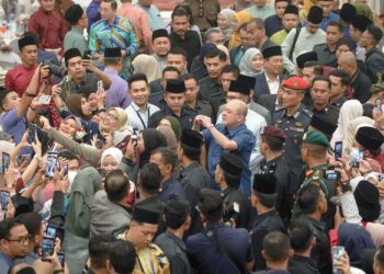 Sultan Ibrahim peka dengan isu-isu semasa negara demi memastikan perpaduan rakyat berbilang kaum dan agama sentiasa terjaga.