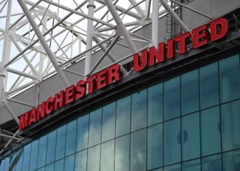 Manchester United dikatakan bakal dijual kepada pembeli dari Arab Saudi.- AFP