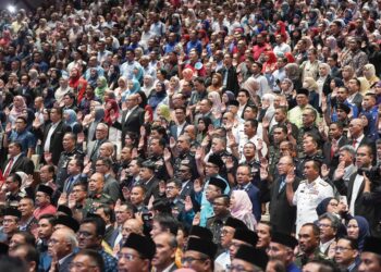 Kerajaan menegaskan tiada arahan dikeluarkan bagi penamatan kontrak secara besar-besaran terhadap pegawai yang tidak memiliki Sijil Pelajaran Malaysia (SPM).