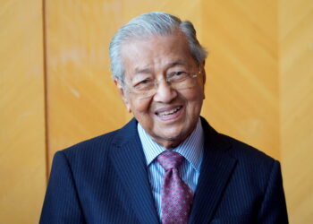 SEORANG pemimpin bukan sekadar bergantung pada populariti, tetapi pada kebijaksanaan dalam menguruskan negara.