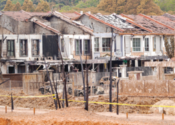 Penduduk dakwa proses mendapatkan bantuan ekoran kejadian letupan paip gas di Putra Heights sangat mengelirukan.