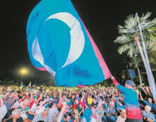 PKR Cabang Shah Alam keluar parti