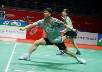 GOH Soon Huat-Shevon Lai tewas kepada pasangan Thailand 21-19, 20-22, 17-21 pada aksi suku akhir Terbuka Singapura di Stadium Tertutup Singapura, hari ini.