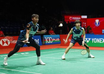 AARON Tai-Kang Khai Xing ketika menentang beregu Denmark Rasmus Kjaer-Frederik Sogaard pada aksi pusingan kedua Malaysia Masters 2025 di Axiata Arena, Bukit Jalil Khamis lalu. - UTUSAN/ISKANDAR ISHAK