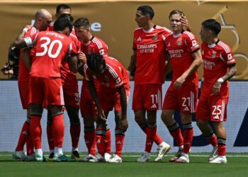 PEMAIN Benfica meraikan kemanagan 1-0 ke atas Bayern Munich dalam aksi Piala Dunia Kelab.- AFP