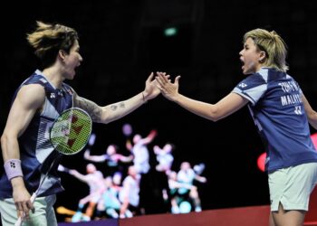 CHEN Tang Jie-Toh Ee Wei menewaskan pasangan Indonesia Jafar Hidayatullah-Felisha Pasaribu 17-21, 21-16, 21-12 dalam aksi pusingan kedua Terbuka Jepun di Gimnasium Metropolitan Tokyo, hari ini.