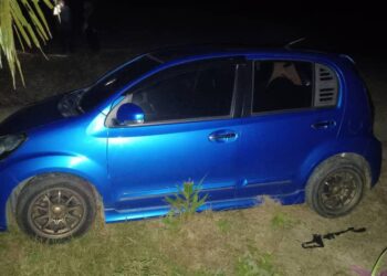 KERETA Perodua Myvi yang dipercayai dicuri sebelum ini ditemukan semula dalam sebuah ladang sawit di Muadzam Shah di Rompin, Pahang.
