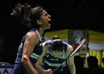 Beregu pilihan kedua itu hanya memerlukan 34 minit untuk menyingkirkan gandingan Perancis, Margot Lambert-Camile Pognante dengan kemenangan meyakinkan 21-11, 21-19 dalam aksi suku akhir.
