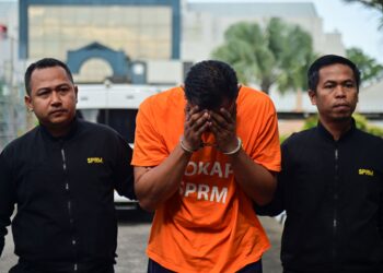 JANGAN sesekali membiarkan salah laku menjadi kebiasaan, kerana apabila salah laku menjadi budaya, integriti bukan sahaja dikompromi, bahkan akan menjadi menjadi nilai asing dalam sistem kita.