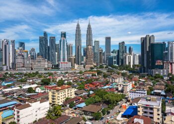 SAMBUTAN hari kebangsaan bukan sekadar untuk kita mengimbau kembali sejarah kemerdekaan dan pembentukan Malaysia tetapi kita mesti melihat lebih jauh dari itu.