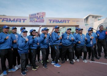SYAMSUL Azri Abu Bakar menyertai Larian MAPPA XX 2025 di Dataran Putrajaya. - UTUSAN/FAIZ ALIF ZUBIR