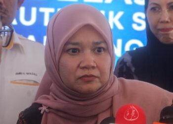 FADHLINA Sidek