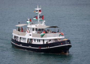 Sekurang-kurangnya 15 dron yang tidak dikenal pasti dilaporkan berlegar rendah setiap 10 minit di ruang udara mengekori rombongan Global Sumud Flotilla.