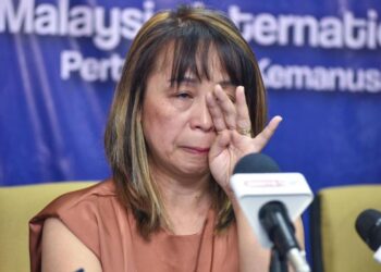 Minerva sebak pada sidang akhbar di Ibu Pejabat Pertubuhan Kemanusiaan Masyarakat Antarabangsa Malaysia (MHO), hari ini. Foto oleh M FIRDAUS M JOHARI