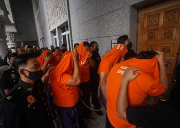 PENGKHIANATAN di kaunter pintu masuk bukan sekadar isu disiplin atau rasuah kecil, tetapi ancaman besar terhadap keselamatan dan kedaulatan.