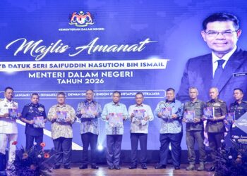 SAIFUDDIN Nasution Ismail meluncurkan Pelan Strategik Kementerian Dalam Negeri 2026-2030 pada Majlis Amanat  Menteri Dalam Negeri. - UTUSAN/FAIZ ALIF ZUBIR