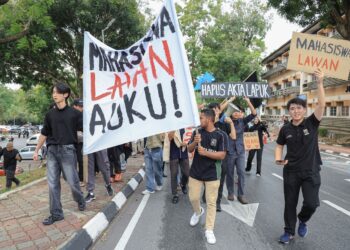WALAUPUN usaha penambahbaikan melalui beberapa pindaan sudah banyak kali dilakukan terhadap Akta Universiti dan Kolej Universiti (AUKU) 1971, namun masih terdapat pihak yang mahukan akta ini dimansuhkan sepenuhnya.