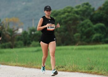 ELAINE Lo aktif dalam larian jarak jauh dalam kejohanan dalam dan luar negara.