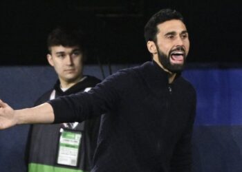 Alvaro Arbeloa kecewa dengan jentera serangan Real Madrid yang dianggap tumpul ketika menentang Osasuna dalam saingan La Liga, semalam. - AFP