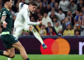 Pemain tengah Real Madrid, Federico Valverde bakal diketepikan menjelang El Classico aksi El Clasico menentang  Barcelona pada awal pagi Isnin ini - AFP