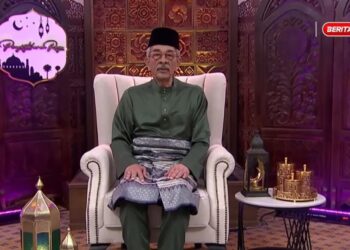 DANIAL Syed Ahmad sewaktu mengumumkan tarikh perayaan Hari Raya Aidilfitri yang akan disambut pada hari Sabtu ini.