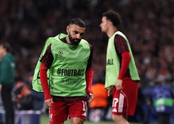 MOHAMED Salah hanya berada dibangku simpanan ketika Liverpool tumpas 0-2 kepada PSG, semalam.-AFP