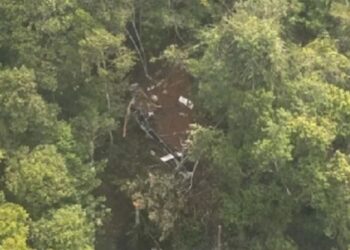 LAPAN orang terbunuh apabila sebuah helikopter terhempas di Kalimantan. - BASARNAS