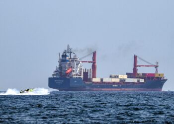 KETIDAKTENTUAN yang berpunca daripada konflik geopolitik ketika ini menuntut negara melihat kesan krisis secara lebih menyeluruh dan tidak hanya tertumpu kepada isu bekalan tenaga.