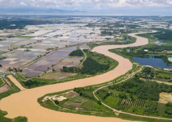 Paras air di Sungai Muda (gambar) dilaporkan kini susut sehingga ke tahap membimbangkan.- GAMBAR IHSAN PBAPP