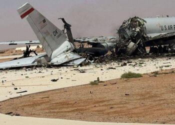 SEBUAH pesawat tentera AS musnah dalam perang Iran di Pangkalan Udara Prince Sultan, Arab Saudi, 27 Mac lalu. - AFP