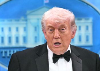TRUMP dakwa sekatan ke atas pelabuhan Iran libatkan tempoh yang lama. - AFP